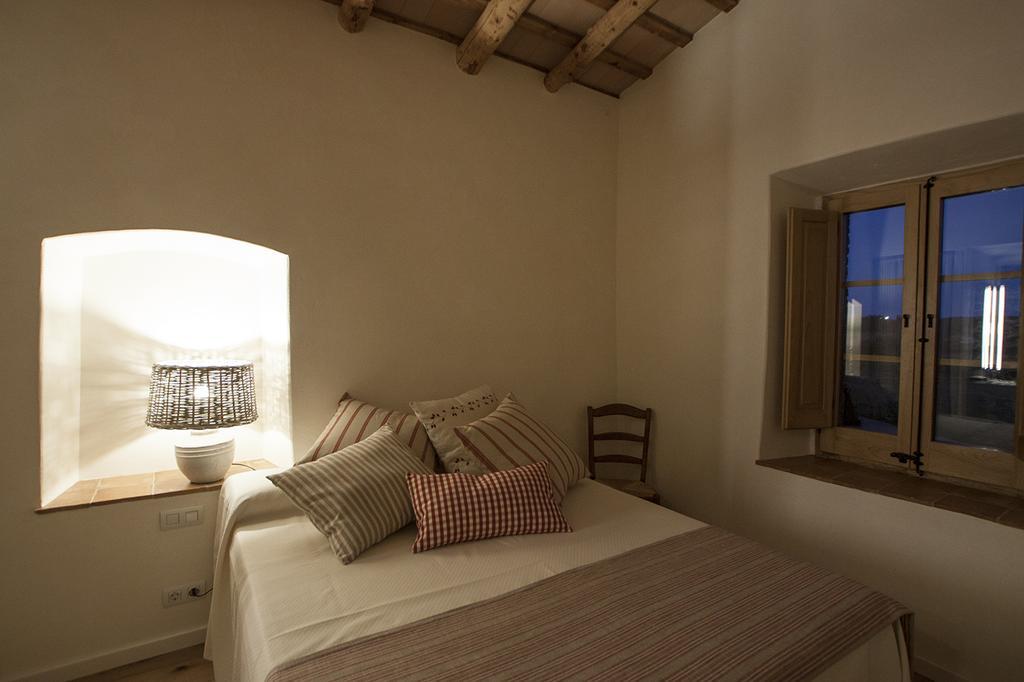 Mas Valenti 1511 Guest House Vall Llobrega Ruang foto