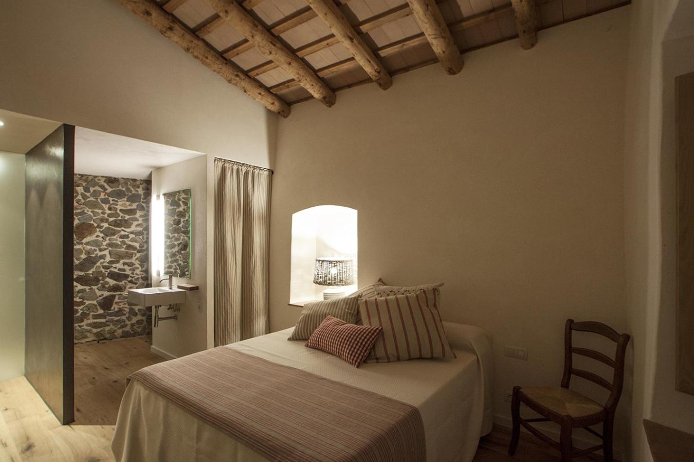 Mas Valenti 1511 Guest House Vall Llobrega Bagian luar foto